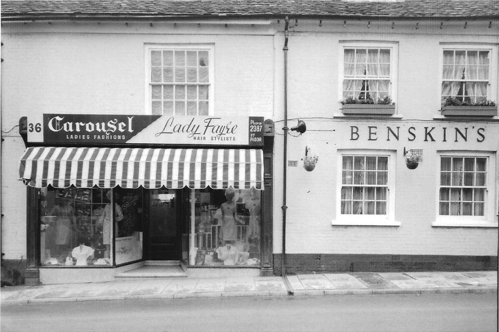 Carousel Ladies Fashion 36 High St 1970