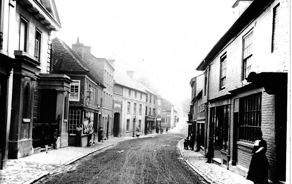 High-St-looking-west-before-new-Market-House-was-built-1890s