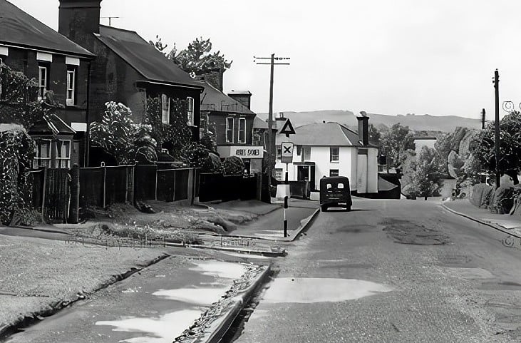 Queens Arms New Mill 1955